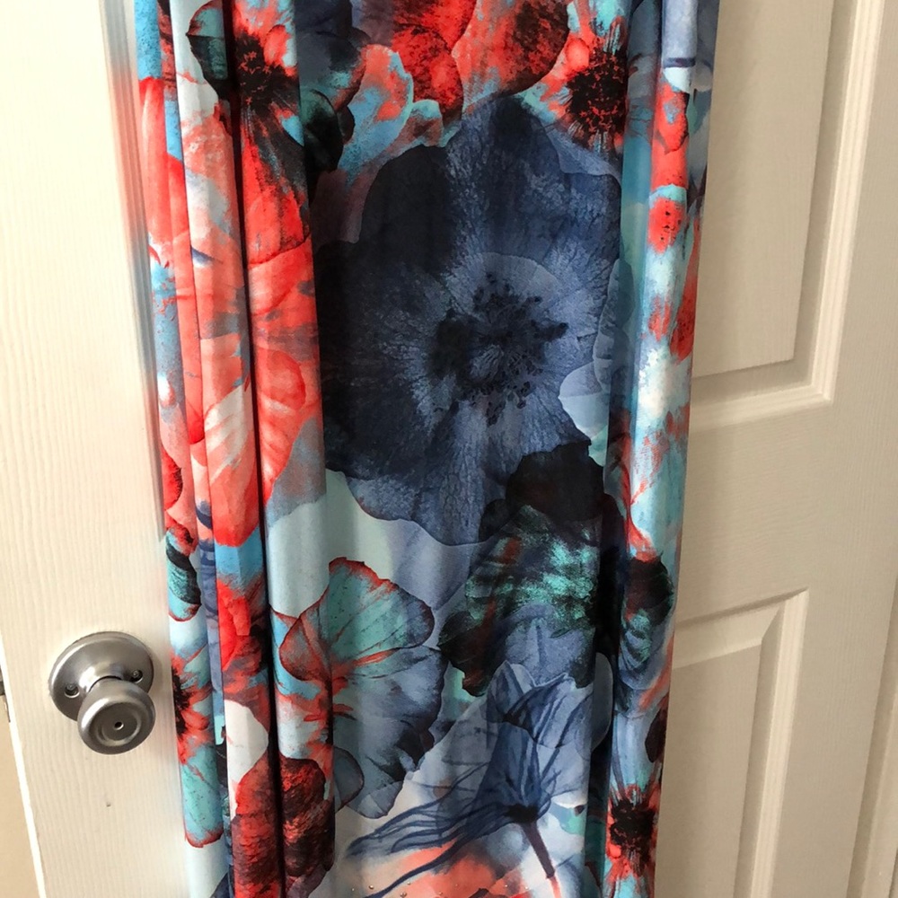 Dress - Picture 3 of 8